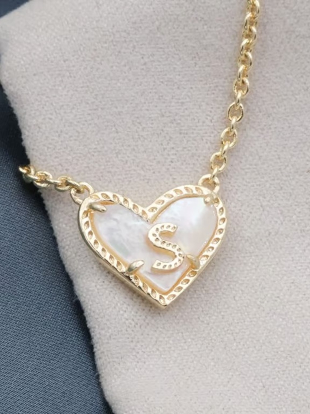 Kendra Scott Gold Heart Necklace with Pink Mother-of-Pearl - Picture 2 of 3